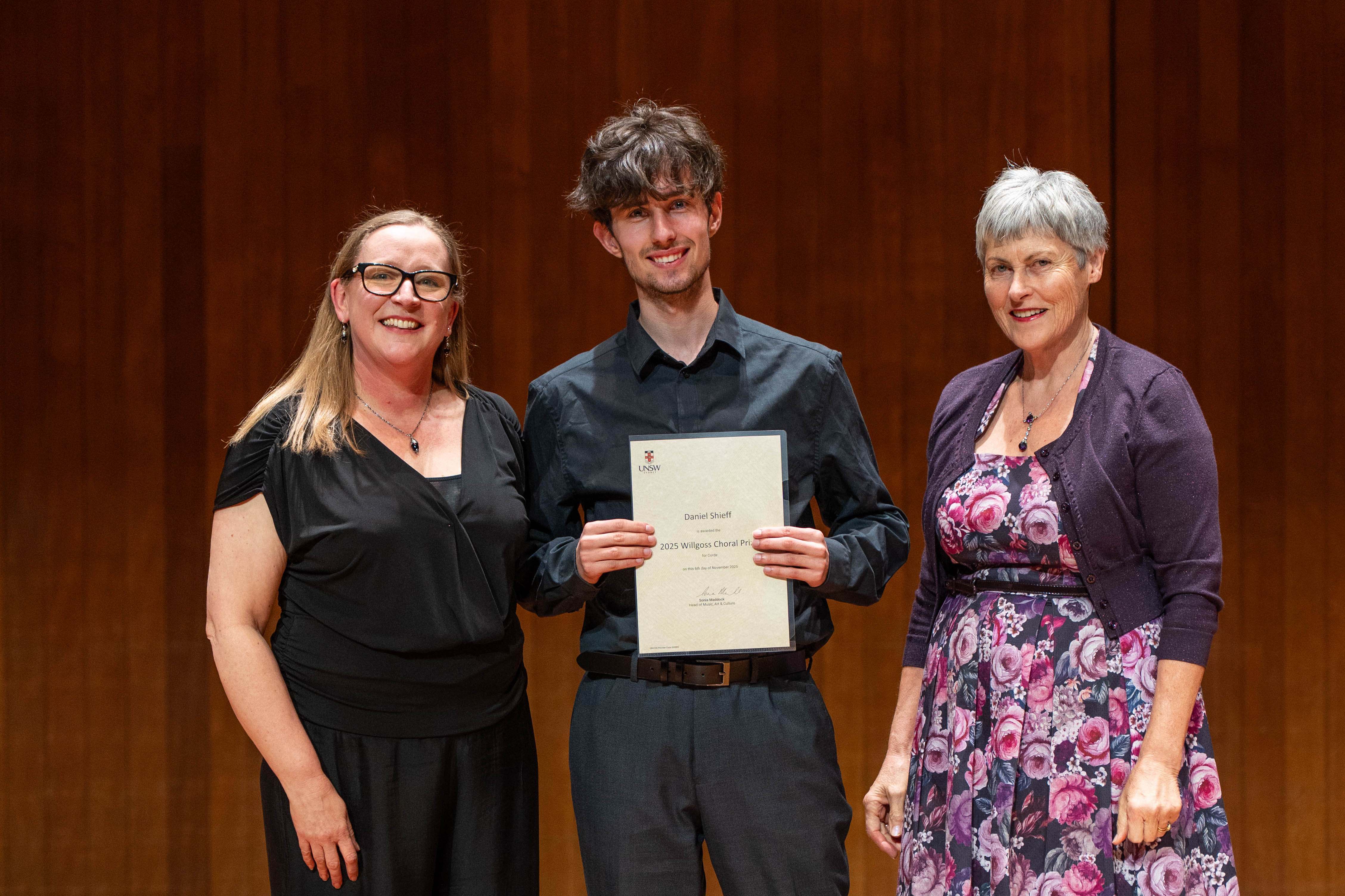 Daniel Sheiff receiving his Willgoss Prize
